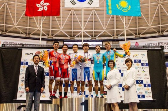 Казахстанские велогонщики завоевали 11 медалей на чемпионате Азии