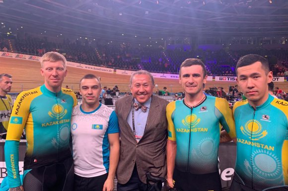 Казахстанские велосипедисты успешно выступили на чемпионате мира