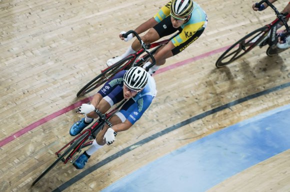 Казахстанские велосипедисты выступили на третьем этапе Кубка мира в Гонконге