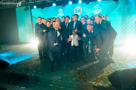 В 2018 году «Астана» выступит в новых цветах. Столичная велокоманда подвела итоги прошедшего сезона.