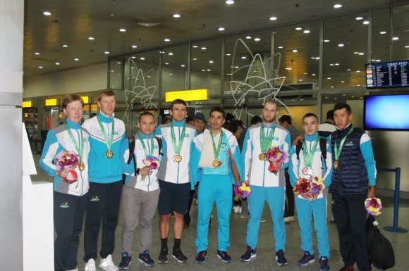 Казахстанские велосипедисты вернулись из Ашхабада с 6-ю медалями