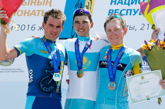 Арман Камышев выиграл групповую гонку Национального Чемпионата РК по велоспорту на шоссе