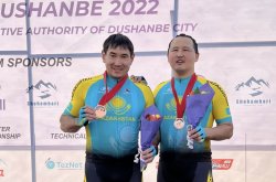 Сборная Казахстана впервые завоевала медаль в паравелоспорте на чемпионате Азии