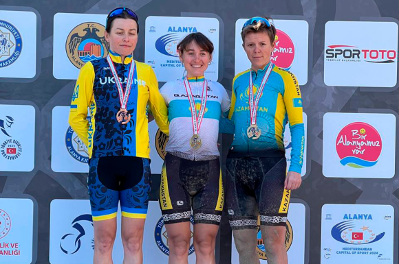 Казахстанские велосипедистки завоевали две медали в Турции