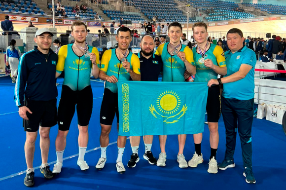 Казахстанские велосипедисты завоевали три призовые медали в первый день чемпионата Азии по велоспорту на треке. 