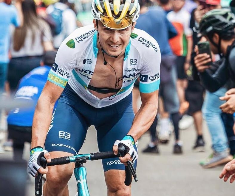 Алексей Луценко блистает на международных велогонках