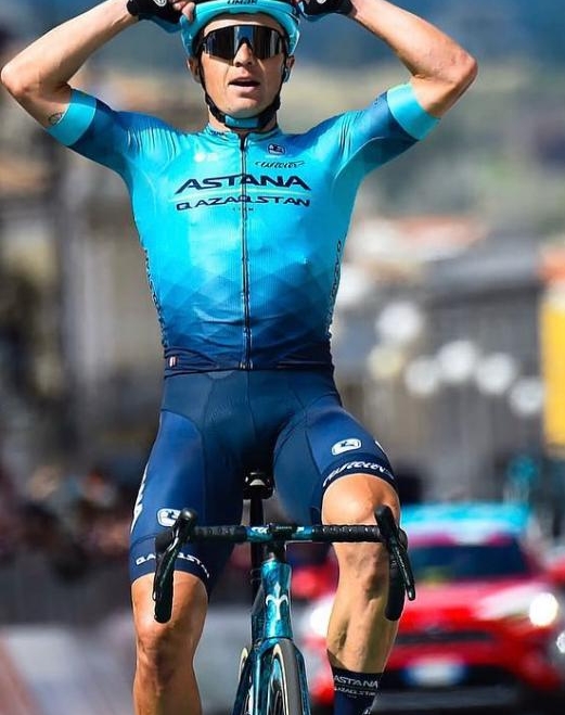 Алексей Луценко отмечает новые достижения в международном велоспорте